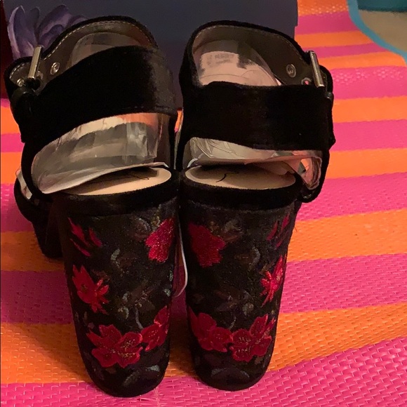 Black suede sandals - Picture 3 of 4